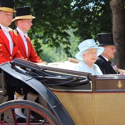 A Royal London Private Taxi Tour