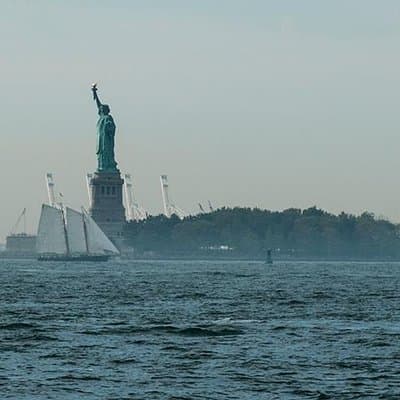 Private New York City Historic Downtown and Wall Street Walking Tour Including 911 Memorial