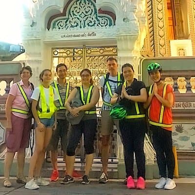 Discover Bangkok at Night 5-Hour Bike Tour with dinner 3