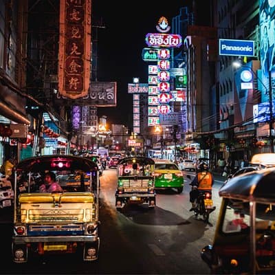 Discover Bangkok at Night 5-Hour Bike Tour with dinner 4