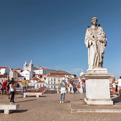 Lisbon Golden Age 4H Private Tour with Van and Local Guide 2