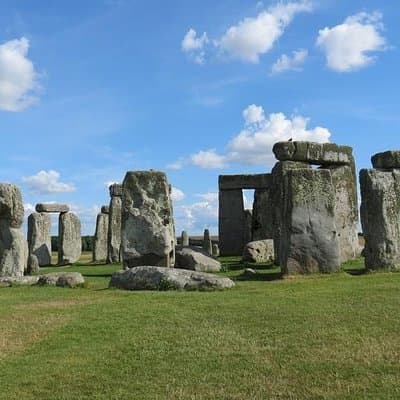 Windsor Castle and Stonehenge PRIVATE TOUR Luxury Sedan 4