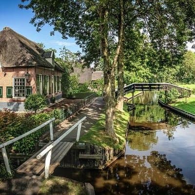 VIP tour: Private full-day tour of the Netherlands with luxury vehicle