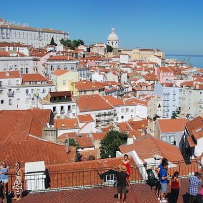 Lisbon Highlights PRIVATE Half Day Tour with a local Guide 4