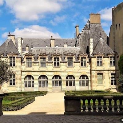 Gothic Paris - Castles & Cathedrals (Marais History Walk-Small Group Tour) 2