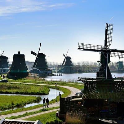 Private Tour Zaanse Schans Windmills and Volendam in Jaguar