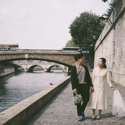 Paris Photographer: Exclusive Photoshoot with Private Car 4