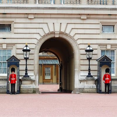 Royal London with Changing of the Guard Private Car Tour 5