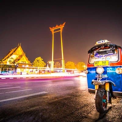 Bangkok Night Lights: Temple & City Tour by Tuk Tuk (SHA Plus) 5