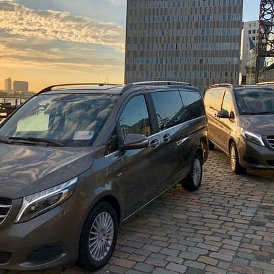 Private transfer Schiphol airport to or from The Hague & Delft