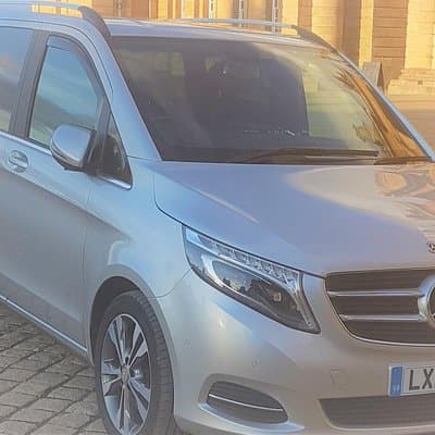 Private Arrival Transfer: Heathrow Airport to London with Stopover at Stonehenge 3