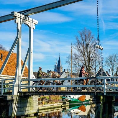 Volendam: E-bike rental with suggested countryside- and fisherman village route 2
