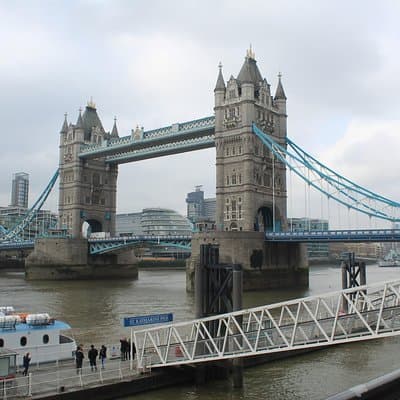 Heathrow Airport to Central London Private Round Trip Transfer 2