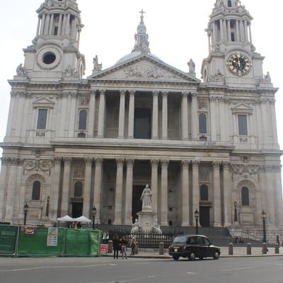 Heathrow Airport to Central London Private Round Trip Transfer 3