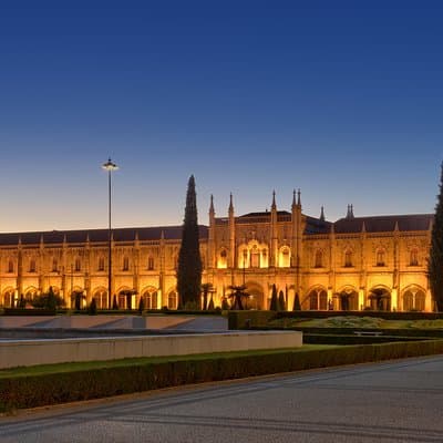 Private tour to Sintra and Lisbon City Full Day 4