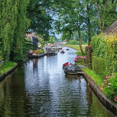 Private Giethoorn & Zaanse Schans Windmills Sightseeing Tour from Amsterdam