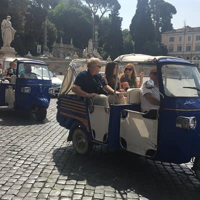 Discover the famous seven hills of Rome with the calessino bee 2