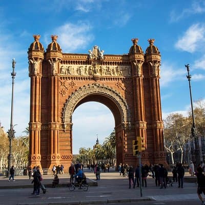 Full-Day Private Tour with Sagrada Familia and Paella 4