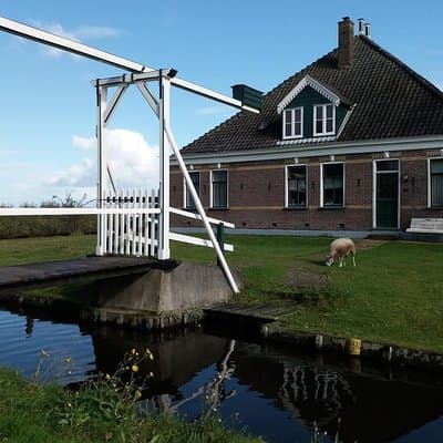 Small-Group Guided Sunset Canoe Tour in Waterland with Dinner 4