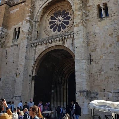 Lisbon City Tour 2 hours (Máx 4 pax) 2