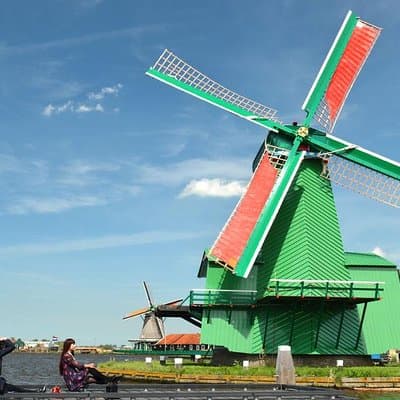 Giethoorn, Zaanse Schans Windmills Guided Day Trip from Amsterdam 3