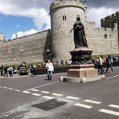 Luxury Private Day Hire London-London Stopover at Windsor & Hampton Court Palace