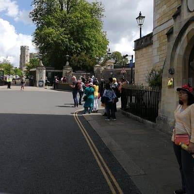Luxury Private Day Hire London-London Stopover at Windsor & Hampton Court Palace 2