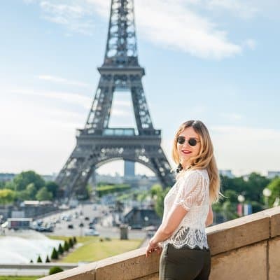 Photo shoot in the Eiffel Tower area 3