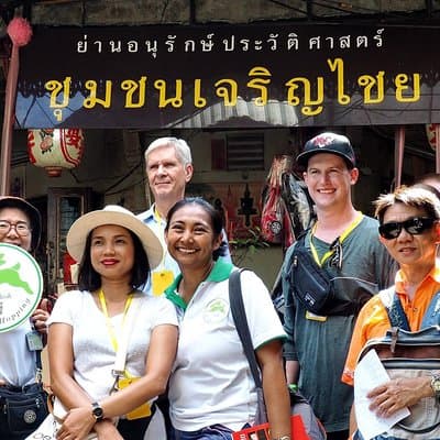 "Bangkok Walking Hopping Tour" show city’s historic sights are located.