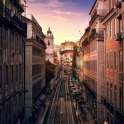 Private 4-hour city tour of Lisbon with driver & official guide w/ Hotel pick up 2