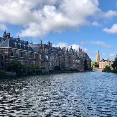 Amsterdam & Schiphol Airport to The Hague Private Transfer