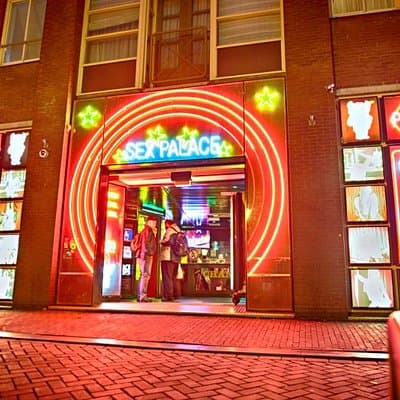 Amsterdam Red Light District tour with a private guide 2