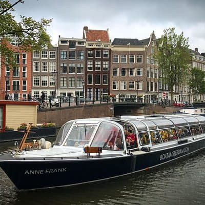 Amsterdam Live Guided Sightseeing Canal Cruise