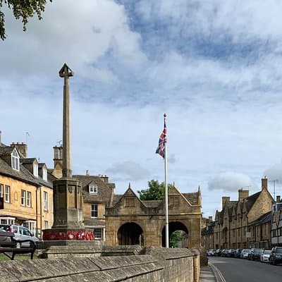 Private Full Day Excursion to the Cotswolds in a London Black Cab