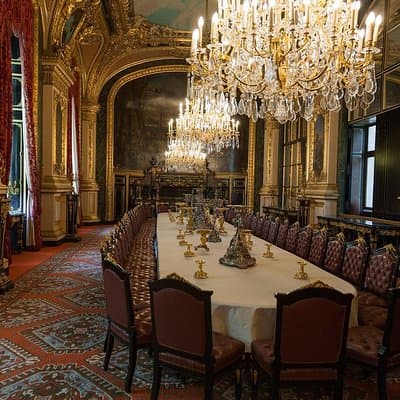 Private 3-hour tour in Louvre Museum with official tour guide 2