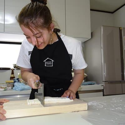 Experience all of Japanese culture and Japanese food experience classes "origami, udon, Japanese food, green tea, calligraphy" in 4 hours 5