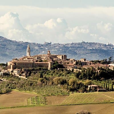 Pienza and Montepulciano by Tuscan Hills from Rome Private Tour