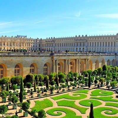 Private 5-hour round transfer to Versailles from Paris. Best offer! 4
