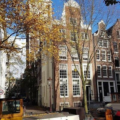 Elisabeth's Tailor made tours and services in Amsterdam and the Netherlands. 3