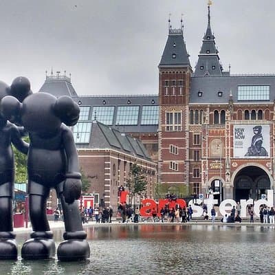 Private Roundtrip from AMS Schiphol Airport to Amsterdam and return to Airport 5