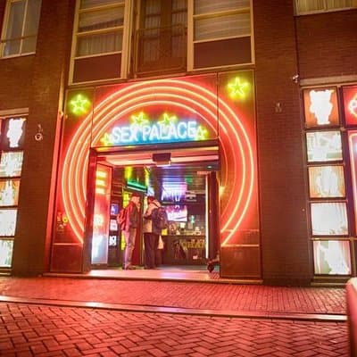 Private Amsterdam Red Light District tour in Spanish 2
