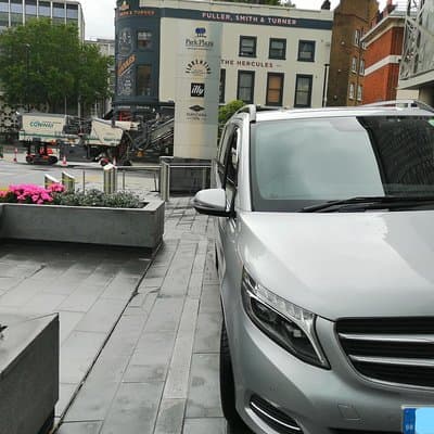 Private Round Trip from London to Stonehenge & Salisbury & Bath 2