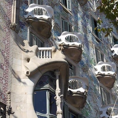 Private Casa Batlló & La Pedrera Tour with Chocolate Experience 5