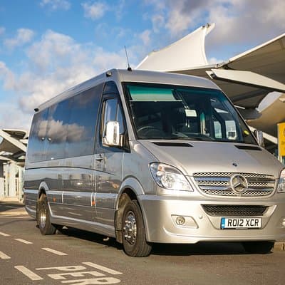 Private Minibus Transfer: Luton Airport to Central London 3