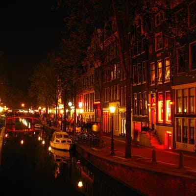 Red Light District tour with canal cruise 2