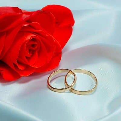 Marriage proposal on a romantic boat 4