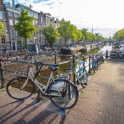 Explore Amsterdam in 90 minutes with a Local 2