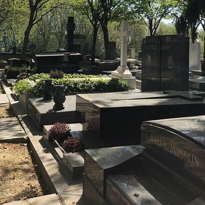Semi-Private Père Lachaise Cemetery Tour 5