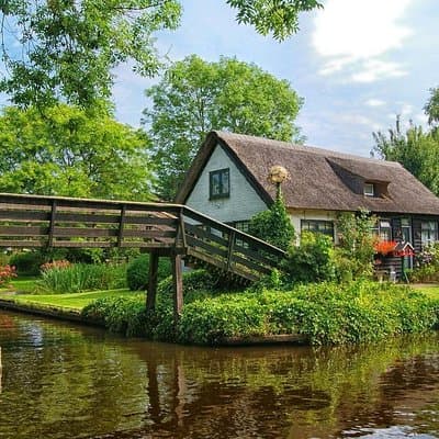 Private Sightseeing tour to Giethoorn Dutch Venice from Amsterdam 3