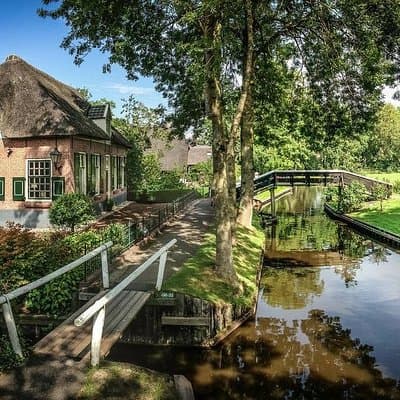 Private Sightseeing tour to Giethoorn Dutch Venice from Amsterdam 4